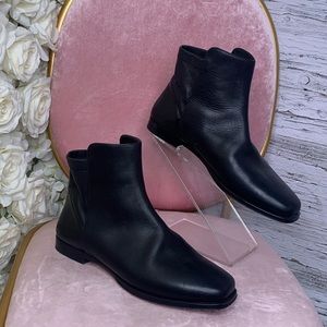 🚫 SOLD Max Mara Flat Leather booties - 40